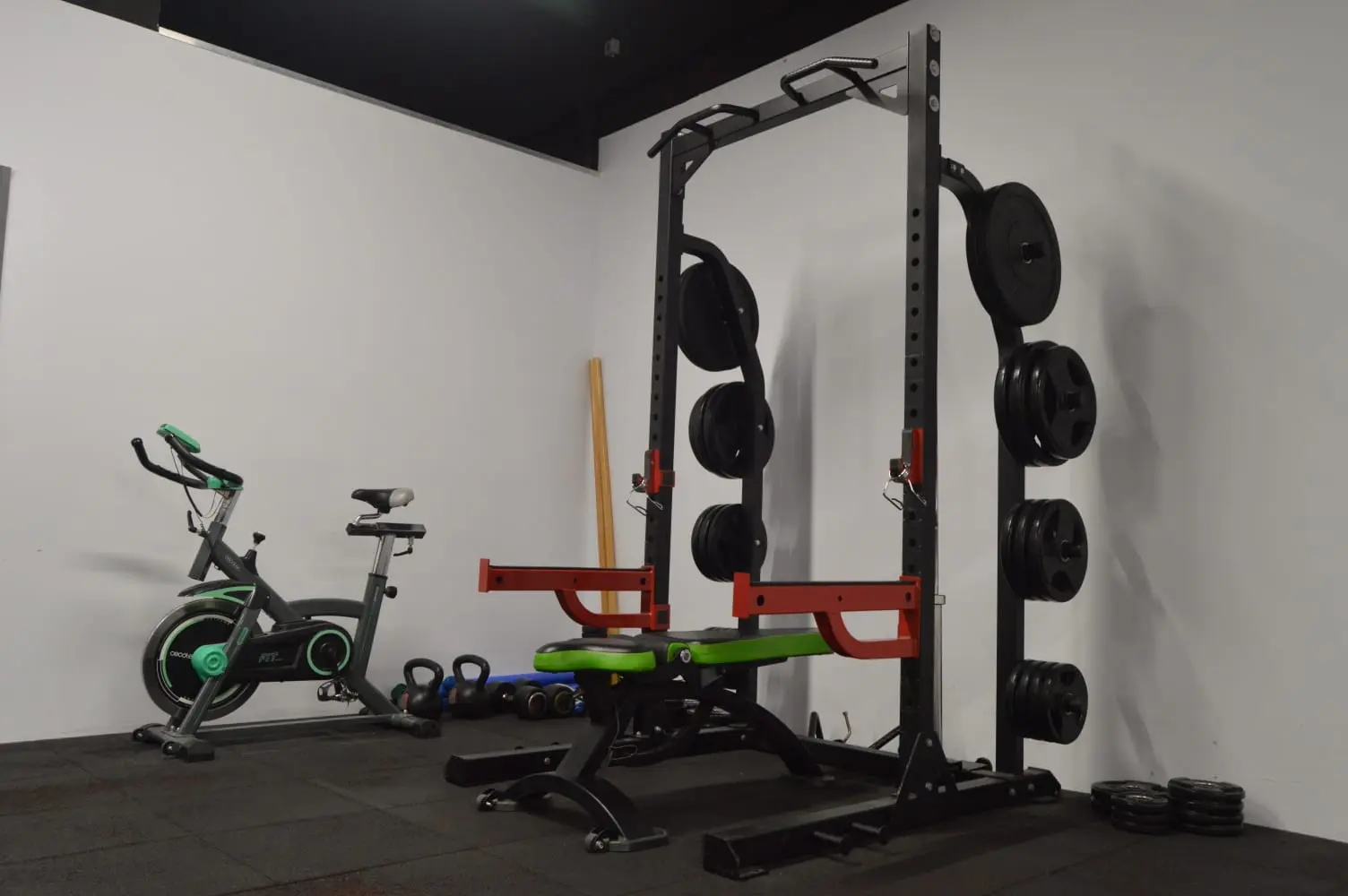 Zona de musculación de la academia